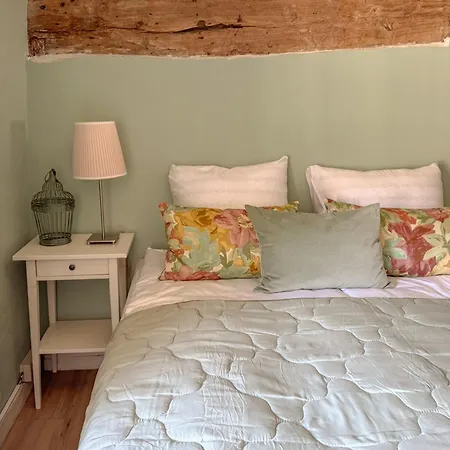 6p 3b Berneau Entertainment Retreat Holiday home